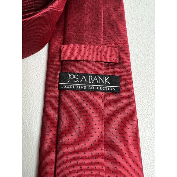 Jos A Bank Red with Black Dots Designer Tie Silk Necktie - Picture 6 of 8